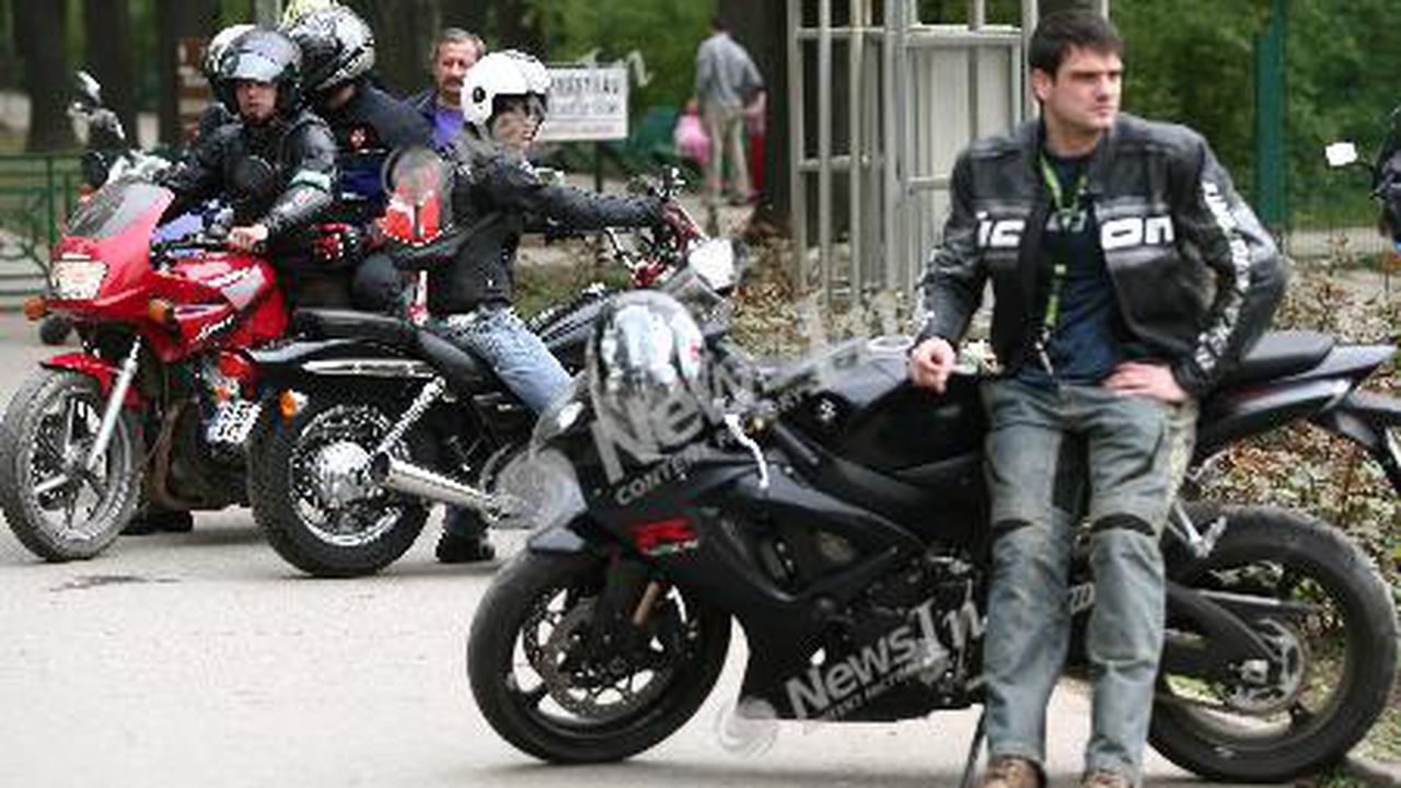 motociclist_87927800