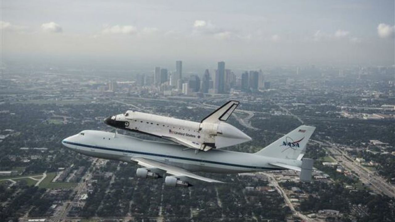 2012_09_21t203046z_1_cbre88k1kzd00_rtroptp_3_space_shuttle_53128000