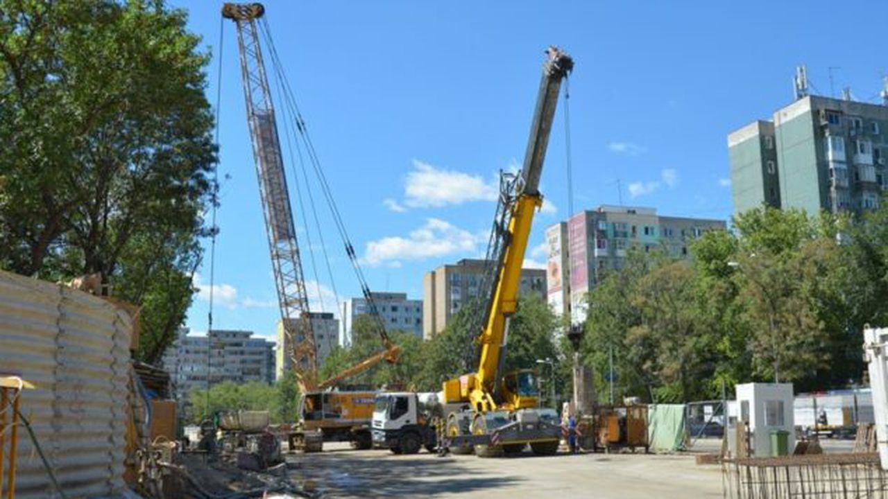 romancierilor_89703400