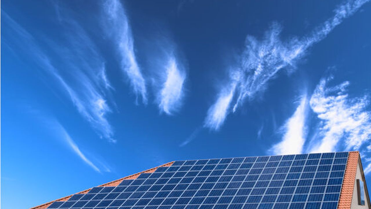 roof_solar_panel_52629800