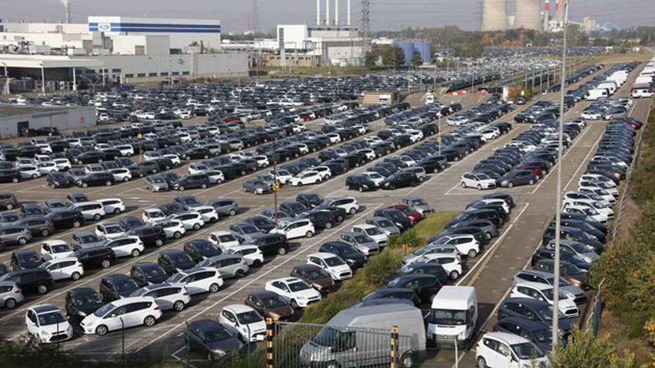 2012_10_23t110058z_1690342046_gm1e8an1grq01_rtrmadp_3_ford_genk_cuts_09054300