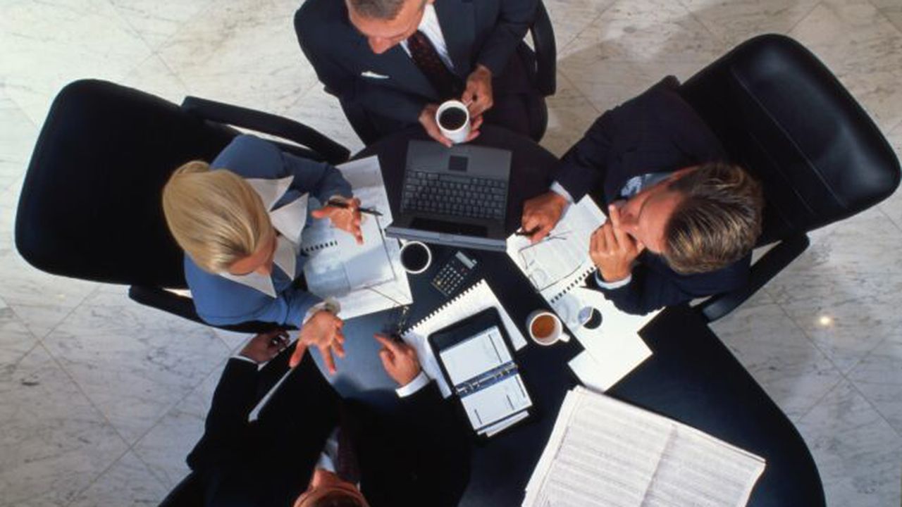 bigstockphoto_business_meeting_11898_77385500