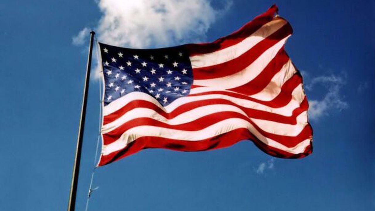 us_flag_53362100