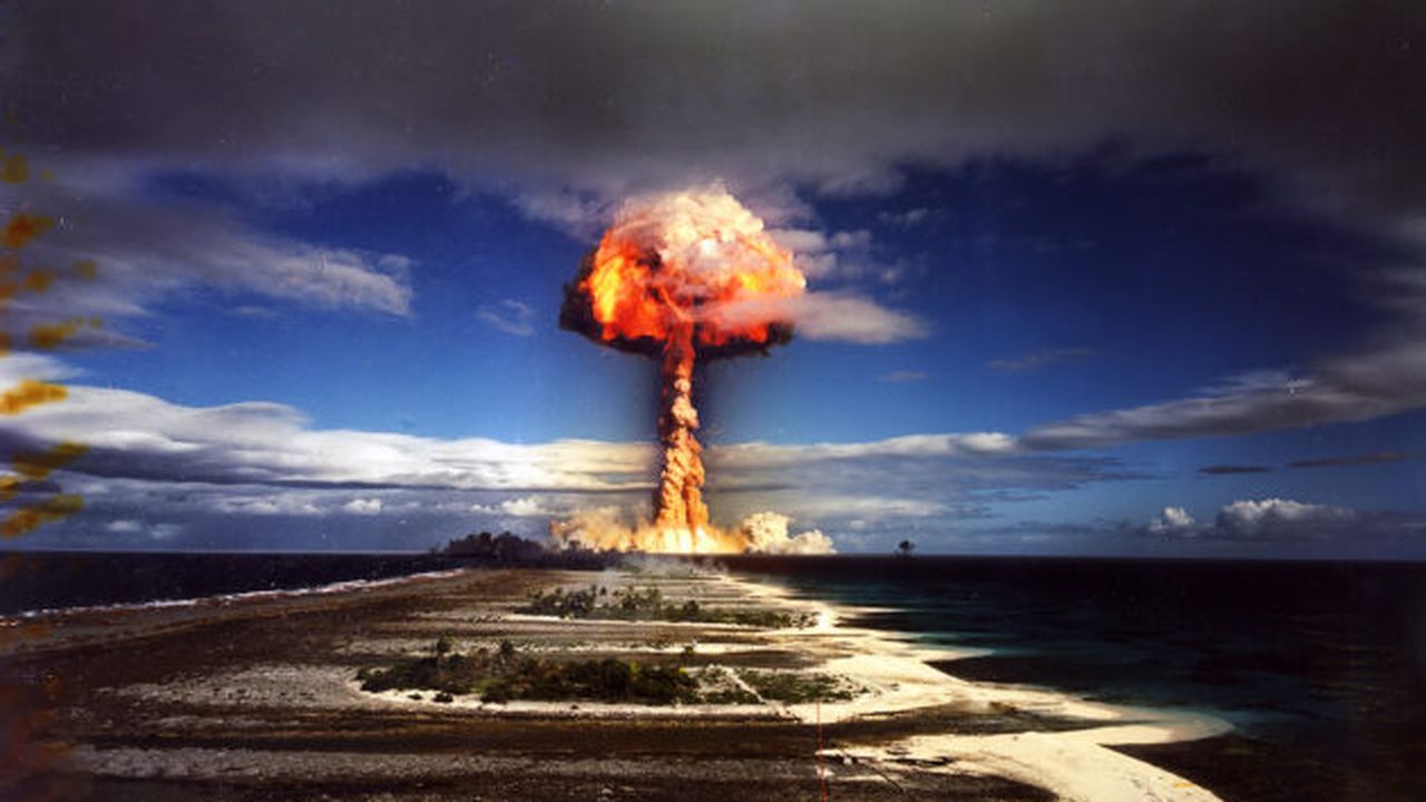 nuke_explosion_72351700