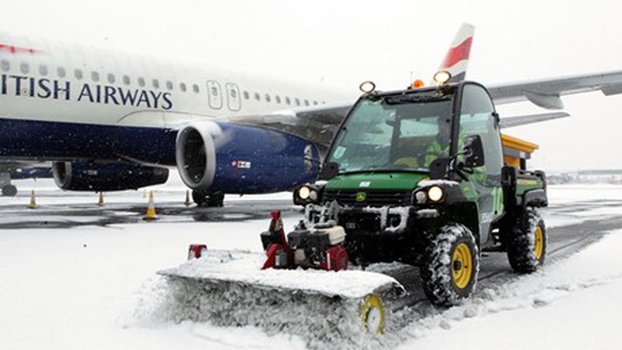 heathrow_snow_51688600