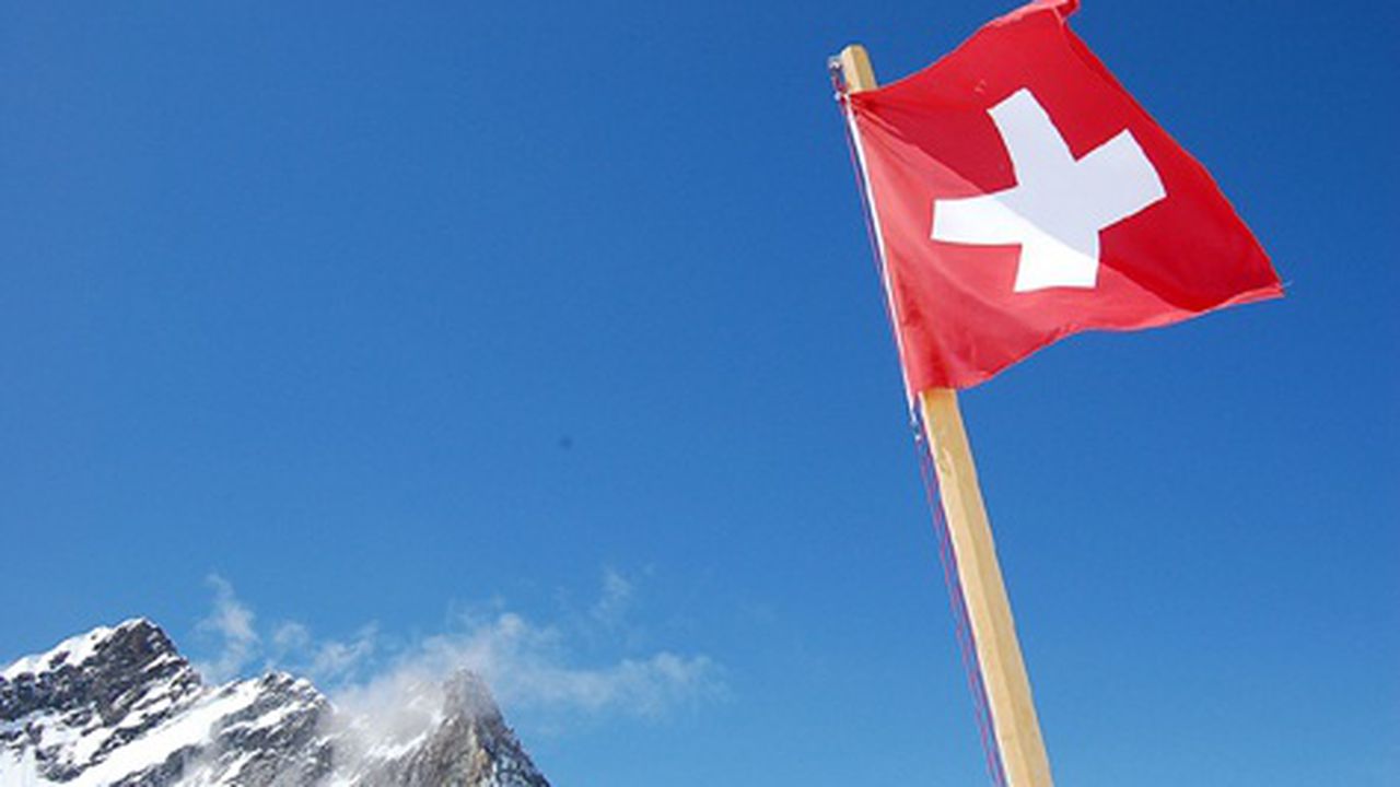 swiss_flag_28051500