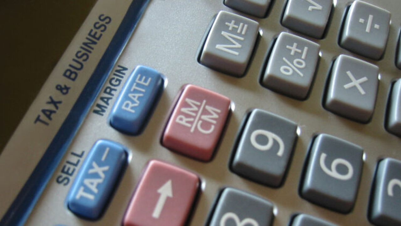 taxe-calculator_23259700
