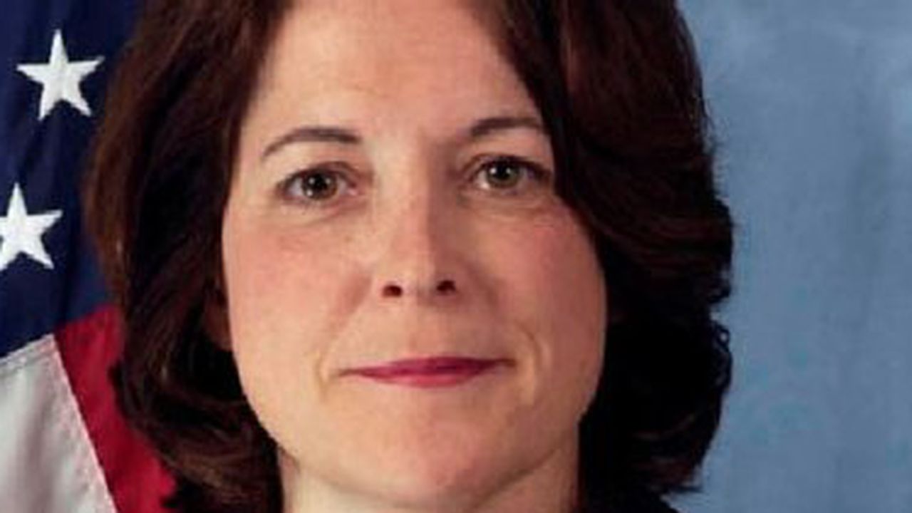 julia_pierson_34367800