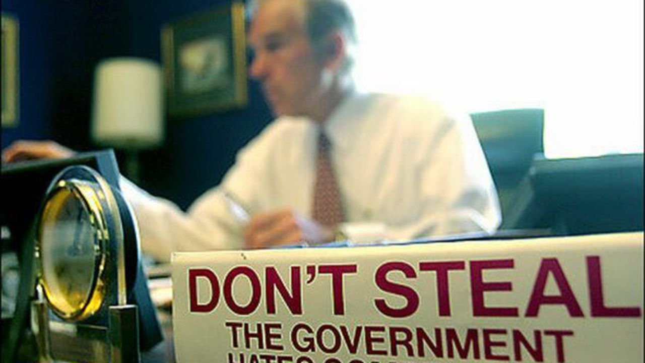 ron_paul_desk_74176100