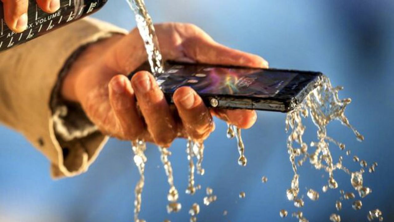 sony_xperia_z_durability_water_resistance_1024x680_23862800