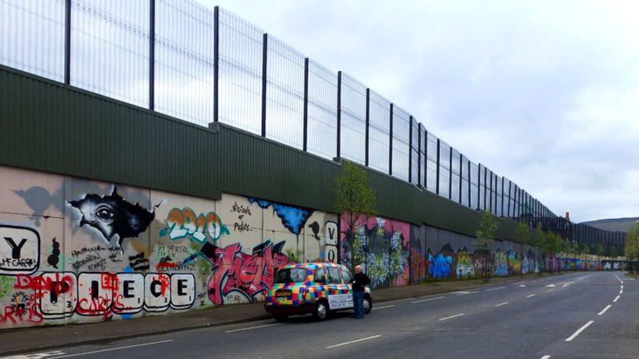 belfast_peace_wall_59237200