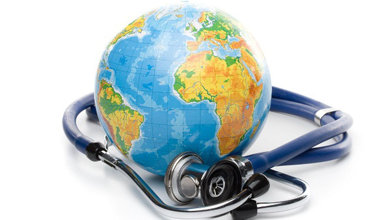 globe_and_stethoscope_15804805_02218300