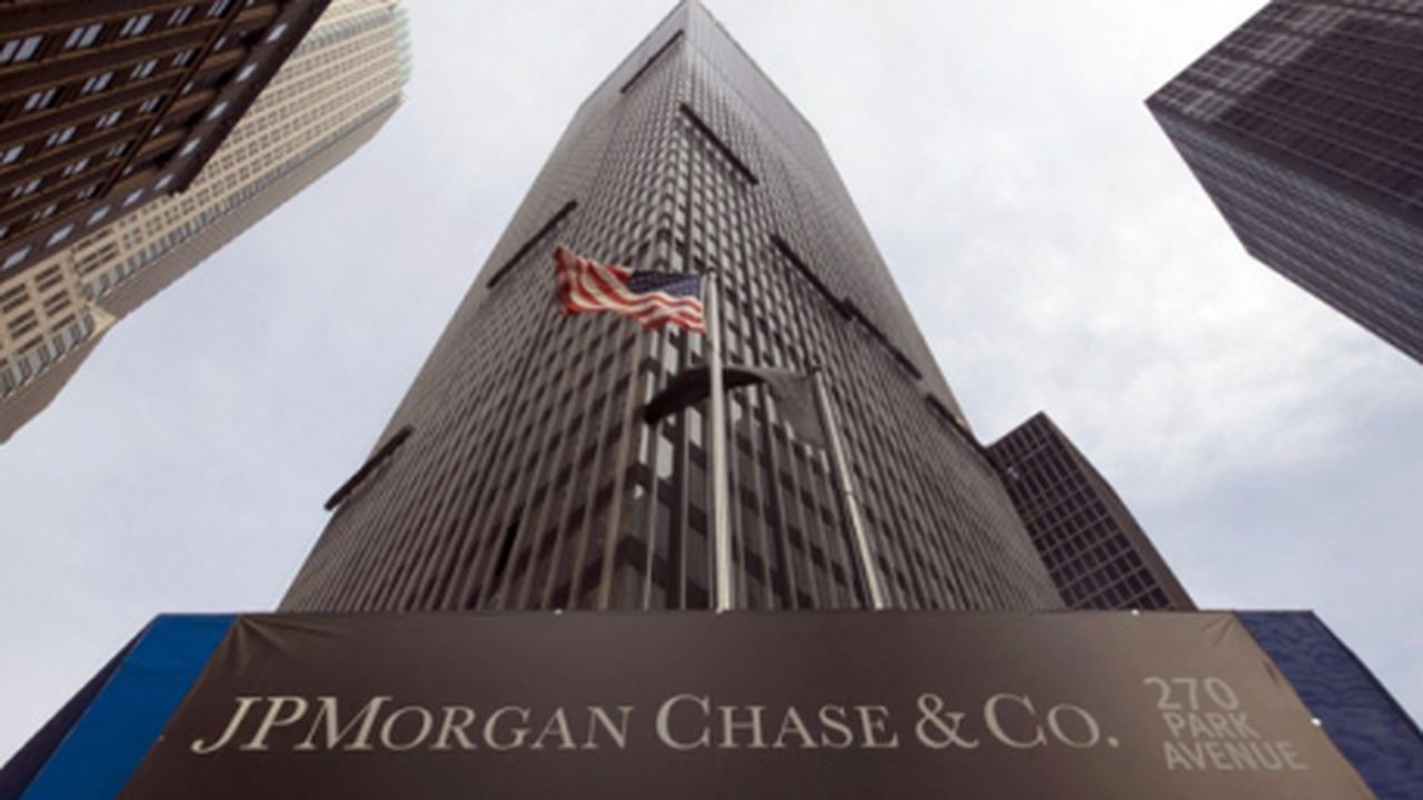 jpmorganchase_80579000_79830400