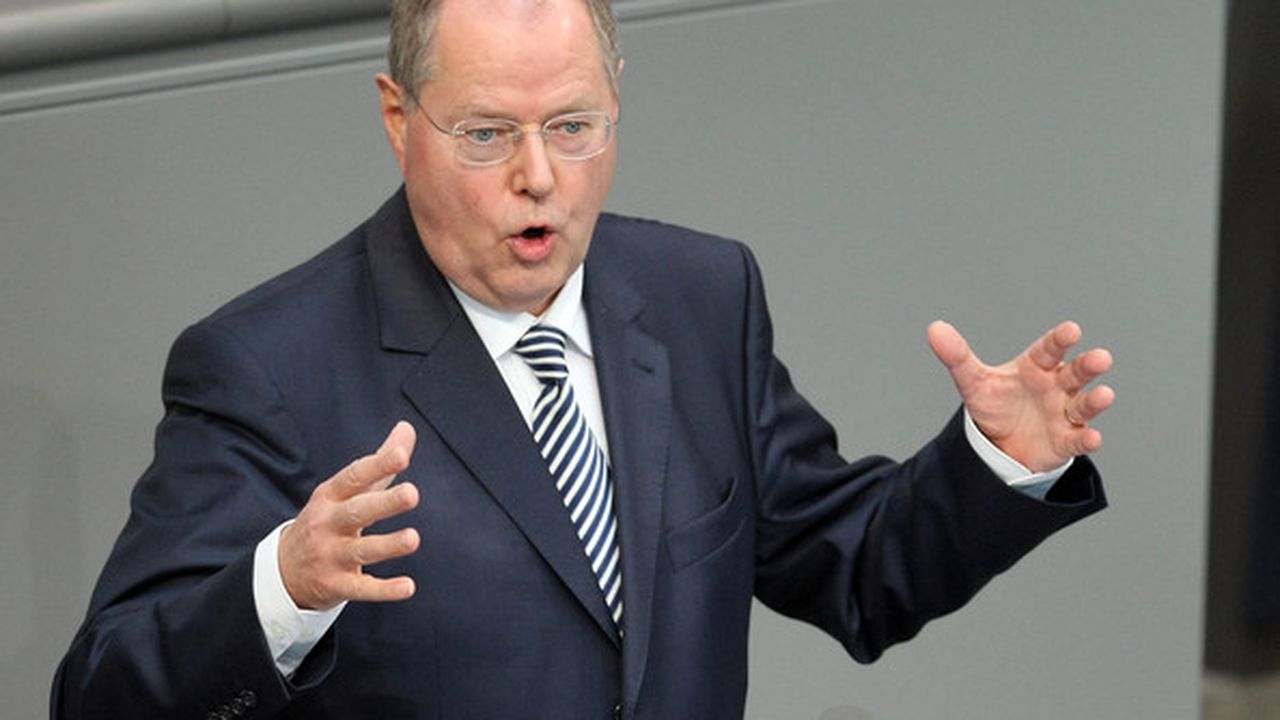 peer_steinbrueck_merkel_gives_government_declaration_ytsucykw_m6l_91807200