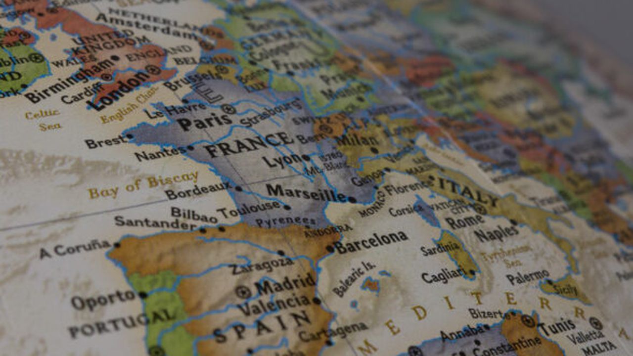 010113_europe_globe_web_10258100