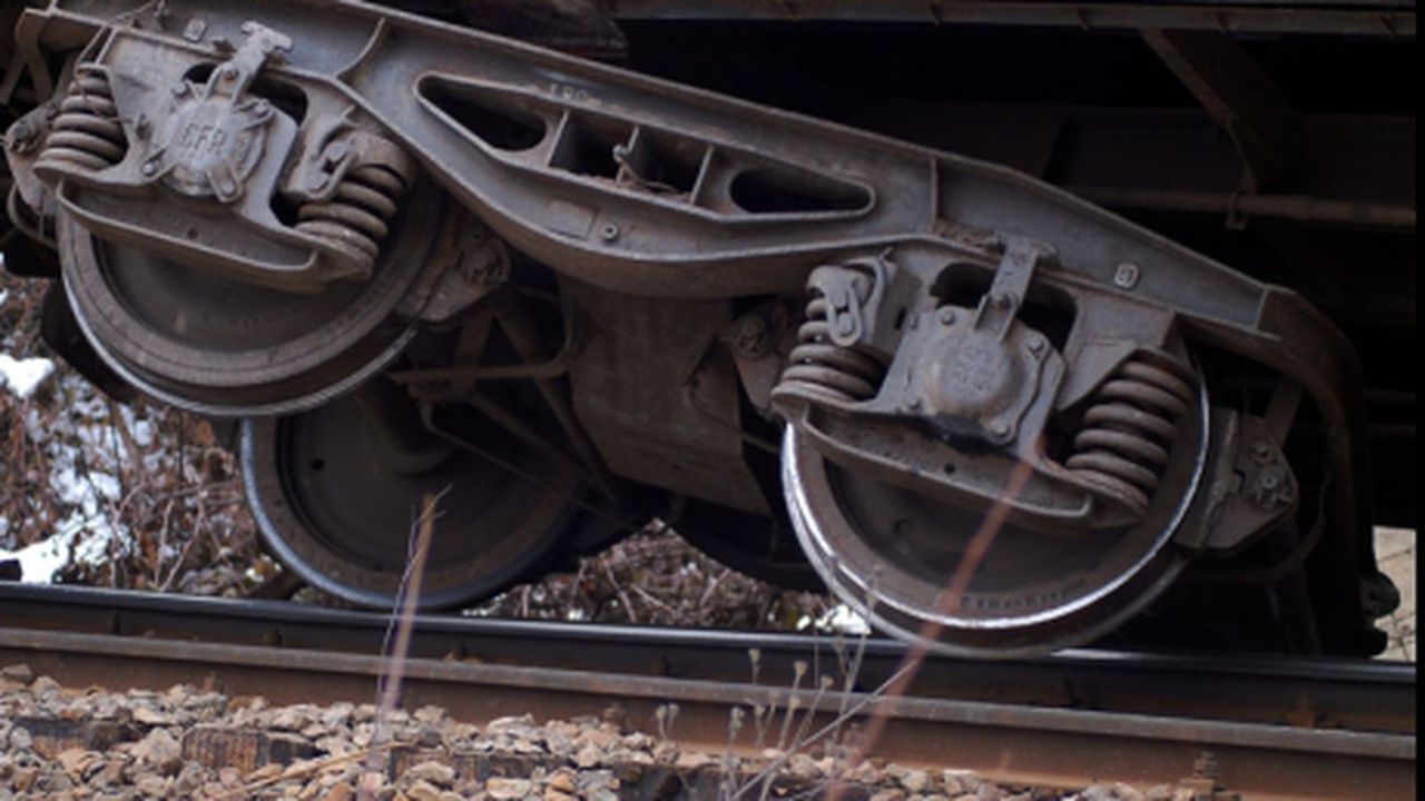 tren_deraiat_60104300_69804300