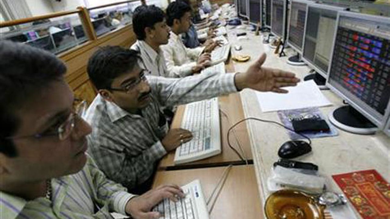 india_crash_45880900