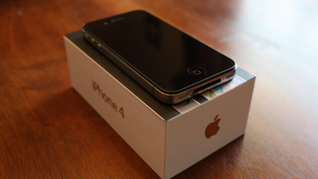 iphone4_unboxed_39801300