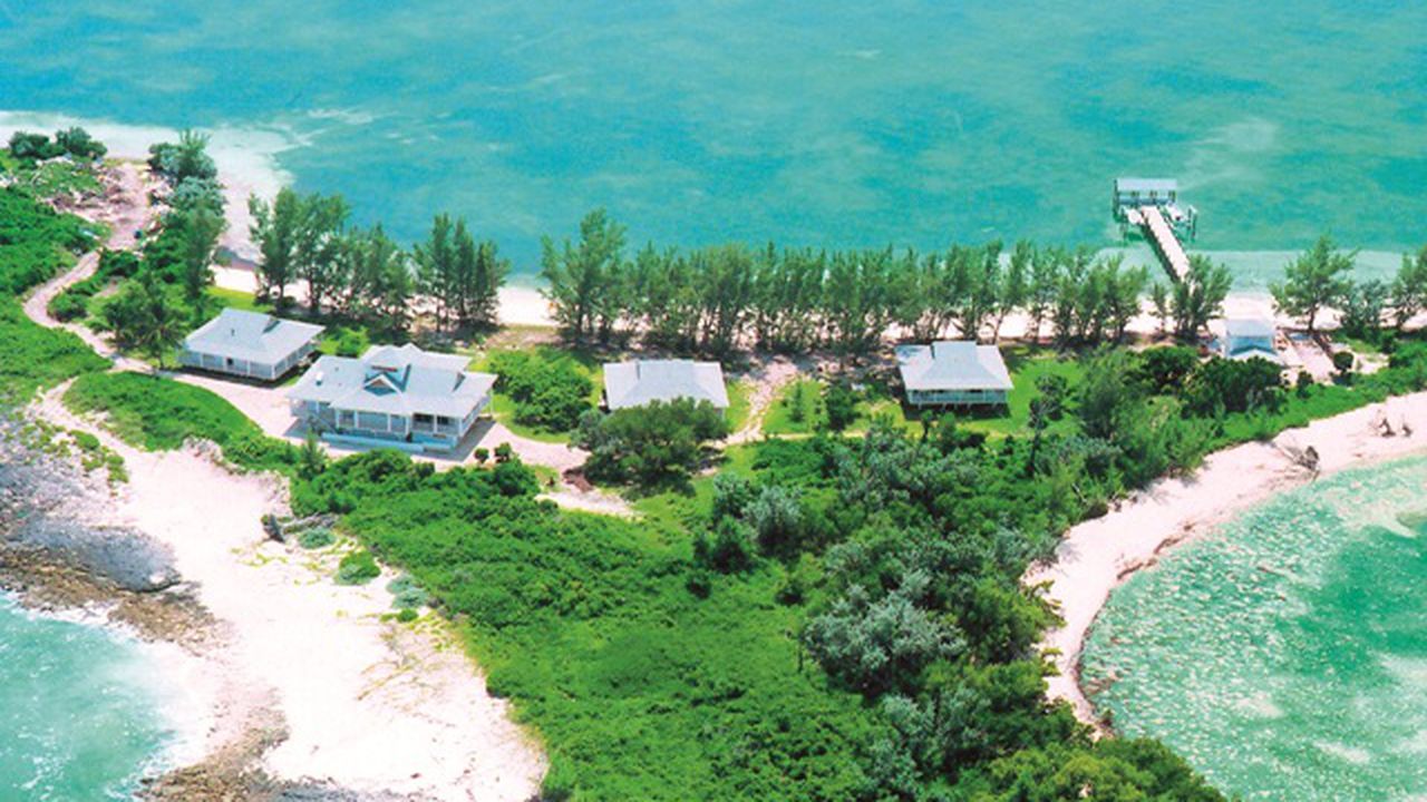 bungalows_and_main_lodge_51113900