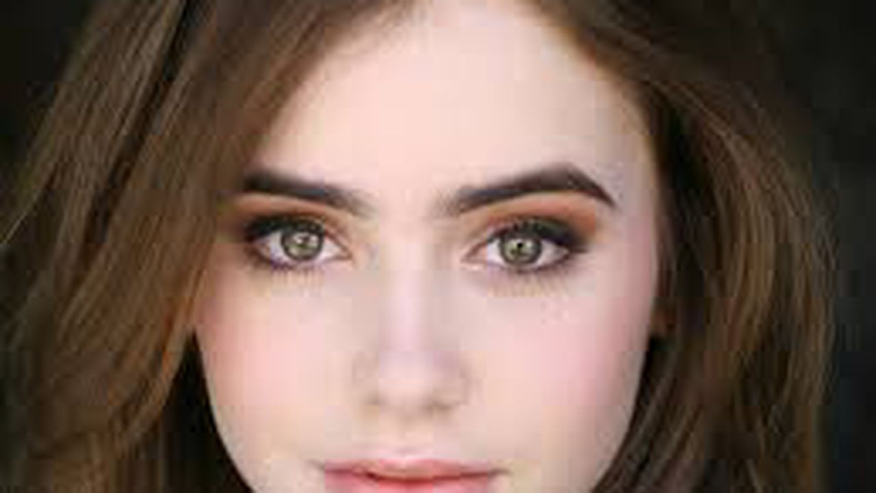 lily_collins_52622300