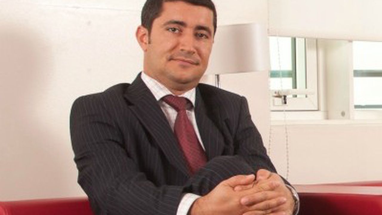 mihail_ion_raiffeisen_400x250_56774600