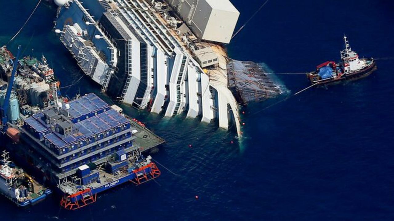 rt_costa_concordia_salvage_jef_130913_16x9_992_11006800