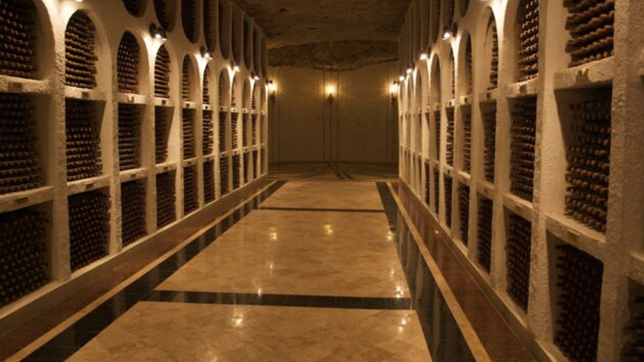 wineroadmoldaviacricova1_28748100