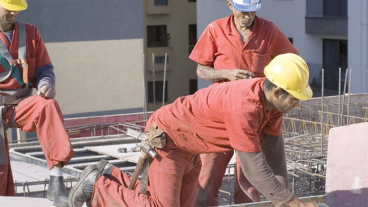 munca_muncitori1_01352100