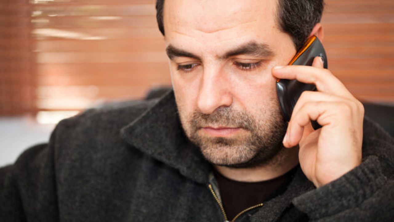 pretend_to_be_on_call_92510400