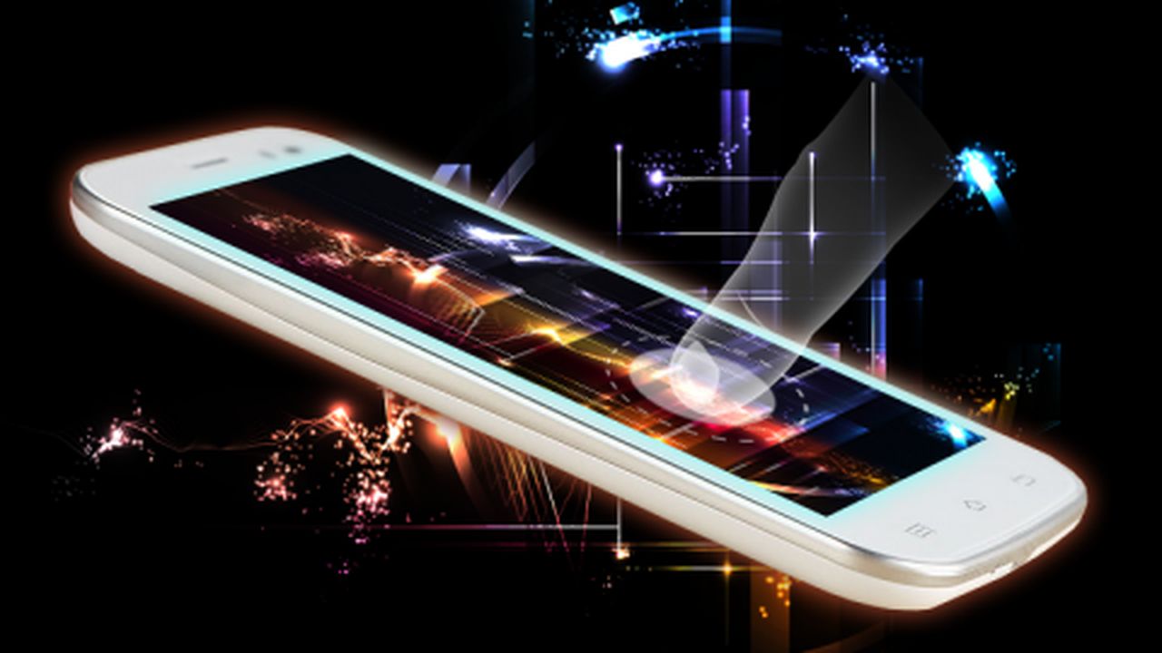 smartphone_happy_display_23421800