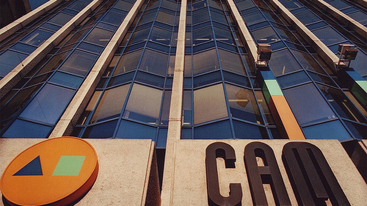 cam_bank_75147900