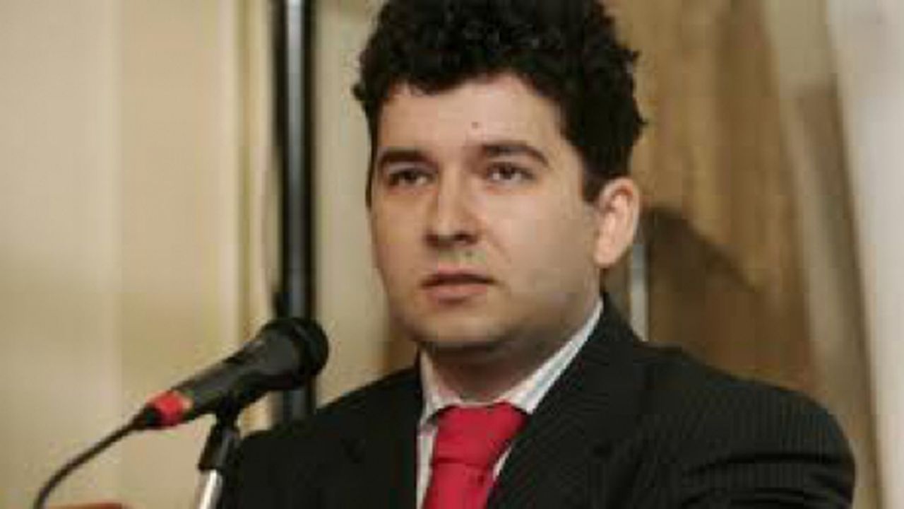 liviu_voinea_98453600_22711500_44599400