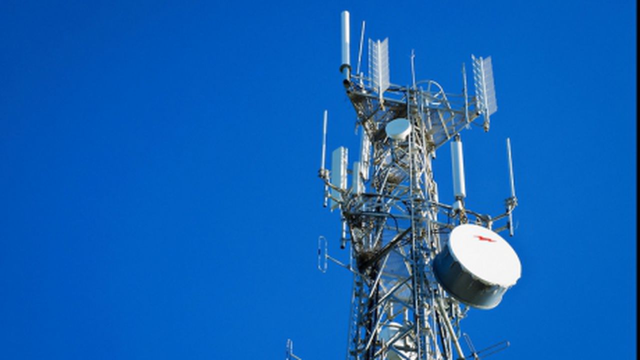1139d_cellular_microwave_telecom_communications_tower_antennas_04033400_23653900