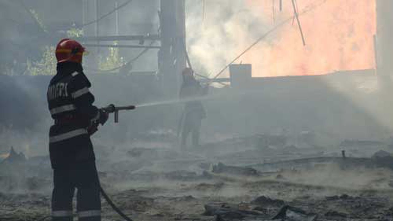 incendiu_pompieri_flacari_85253300