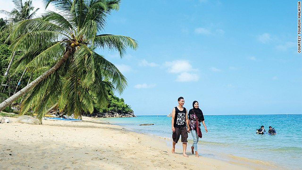juara_beach__tioman_island__malaysia_81018700