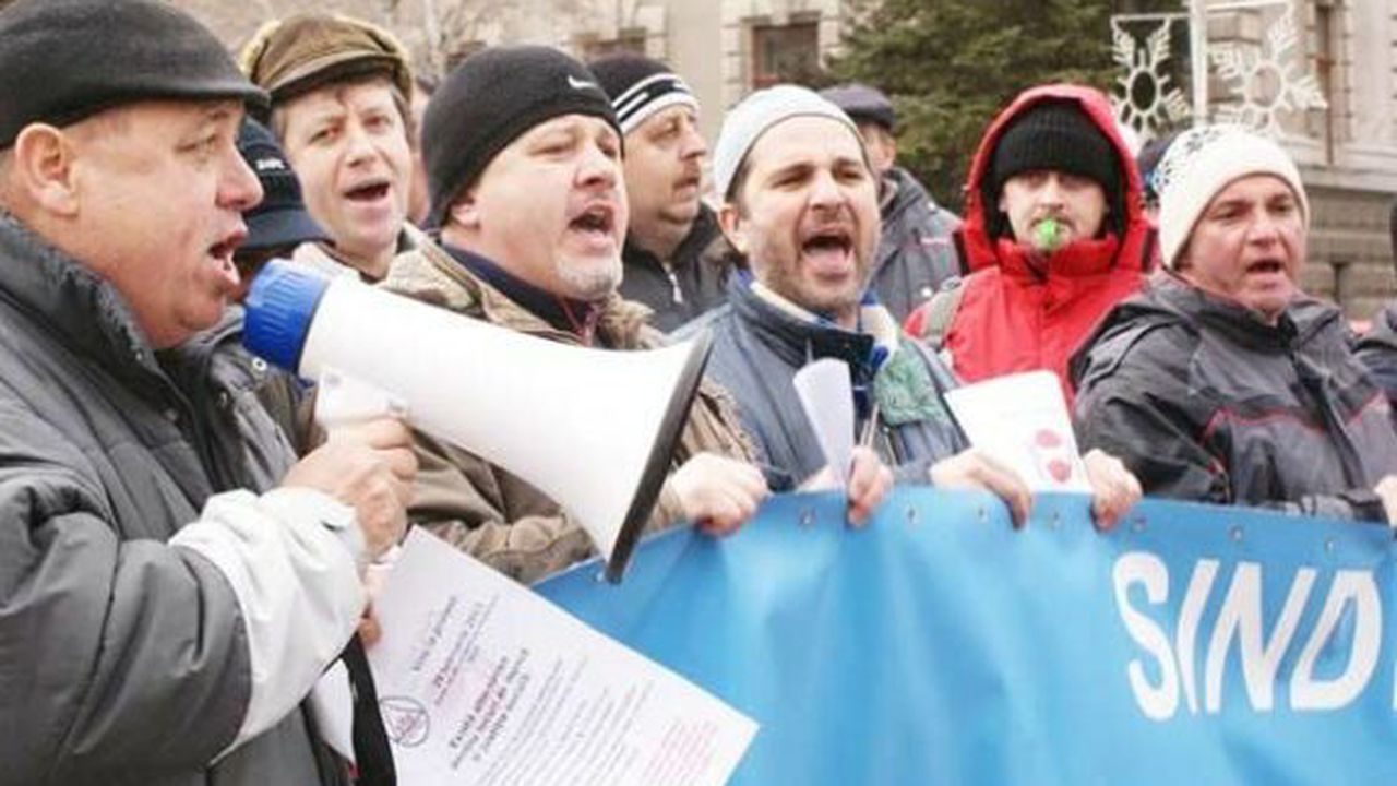 protest_bns_112997390_43026400