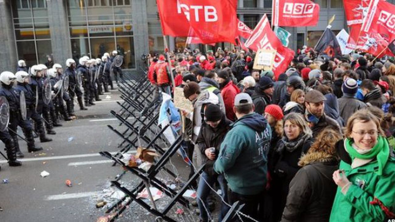 340903_protest_brussels_summit_90919200