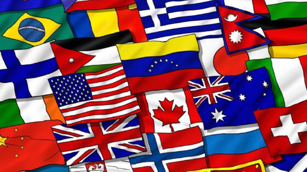 multicolor_world_flags_painted_2560x1920_knowledgehi_com_18335400