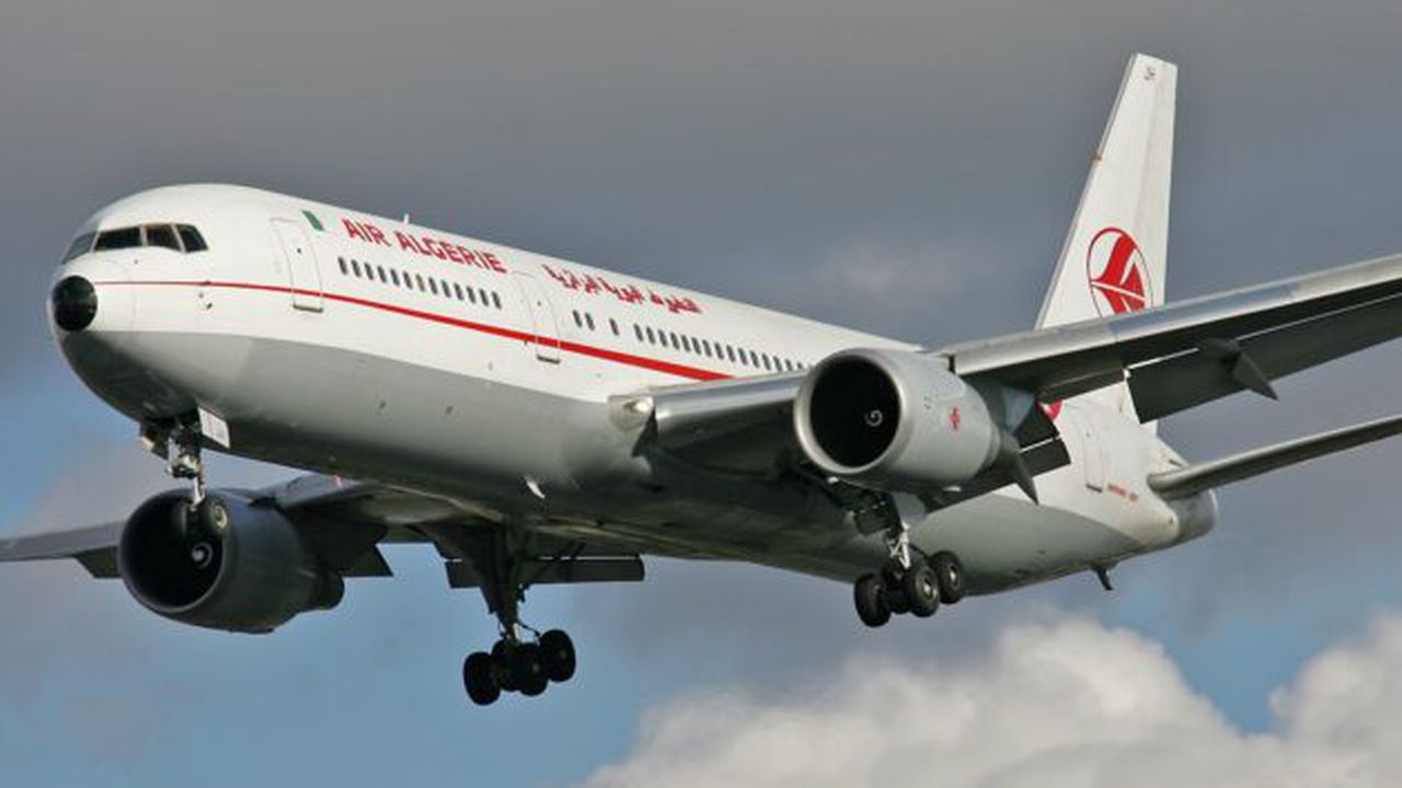 air_algerie_boeing_767_300_pichugin_06869200