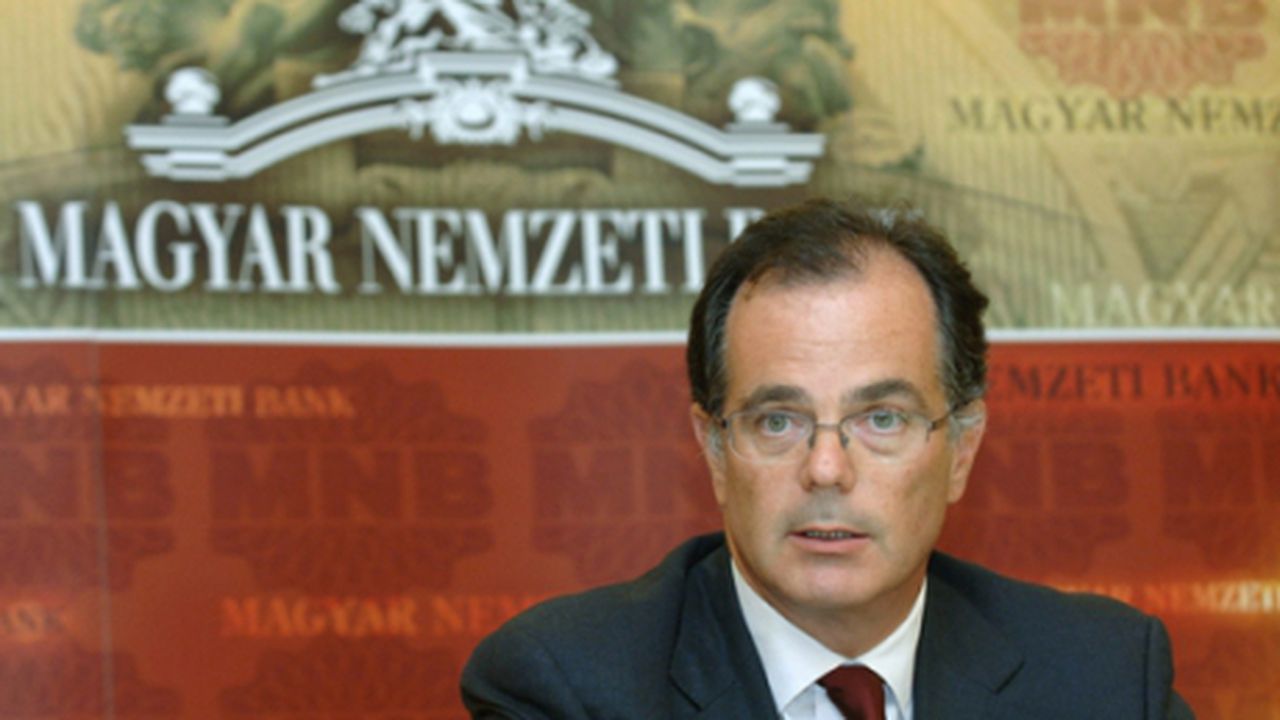 andras_simor_72221300_44016400