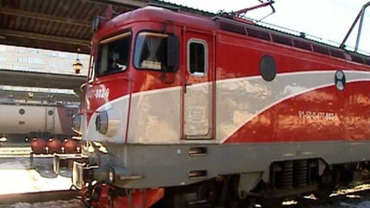 cfr__locomotiva_69954200