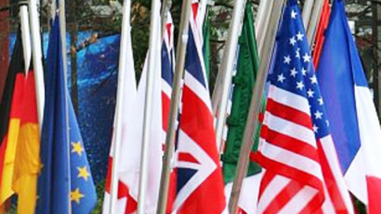 g7_flags_040614_10971000