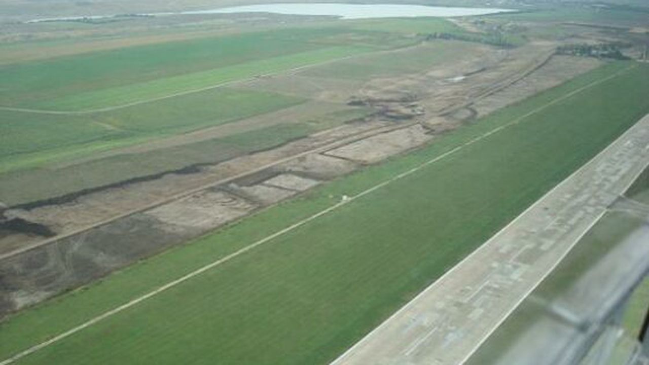 1__foto_pista_sursa_aeroport_ro_09829300