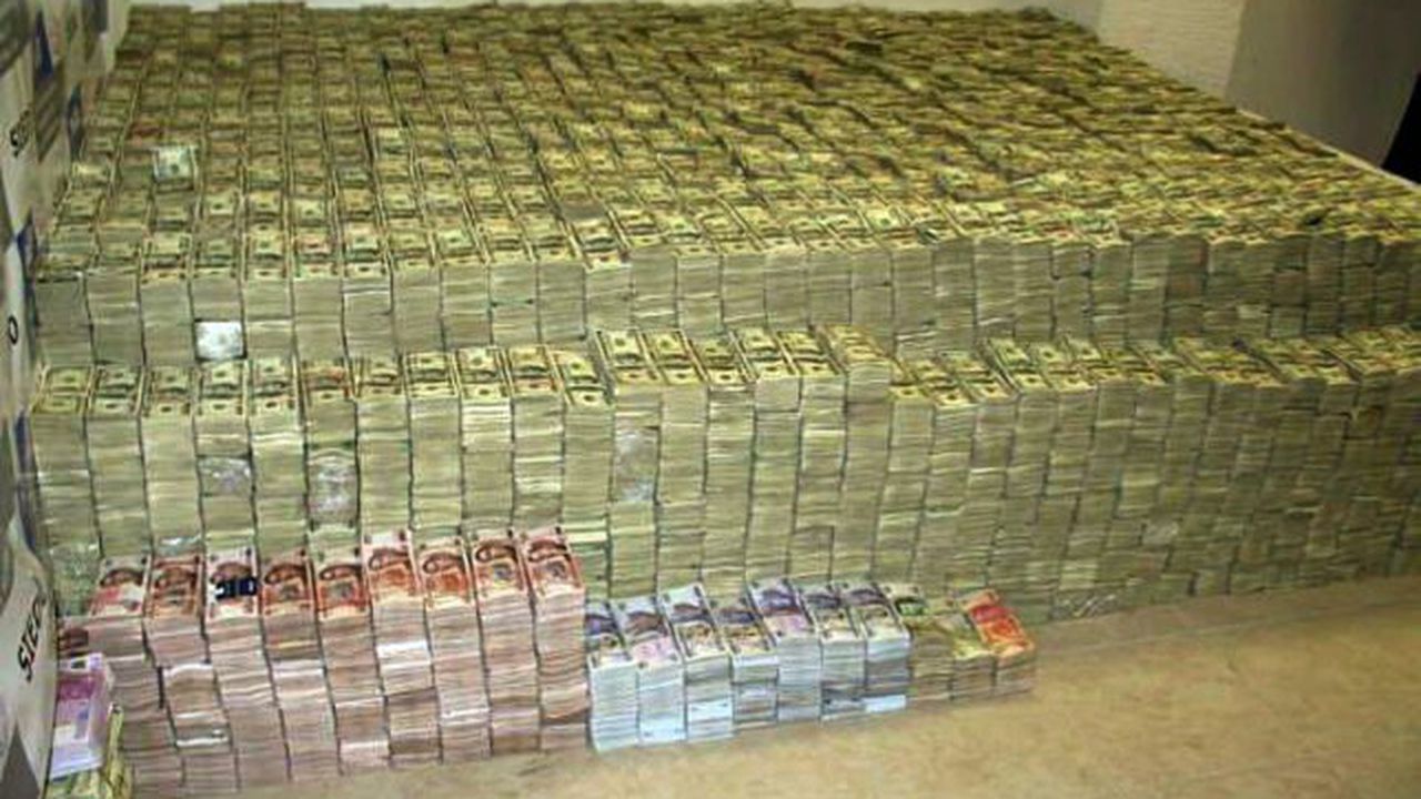 bani_in_teancuri_89784000