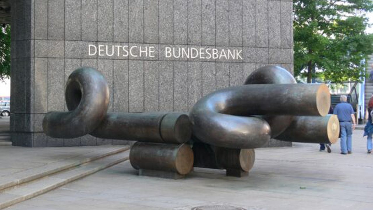 hamburg_bundesbank_skulptur_76698800