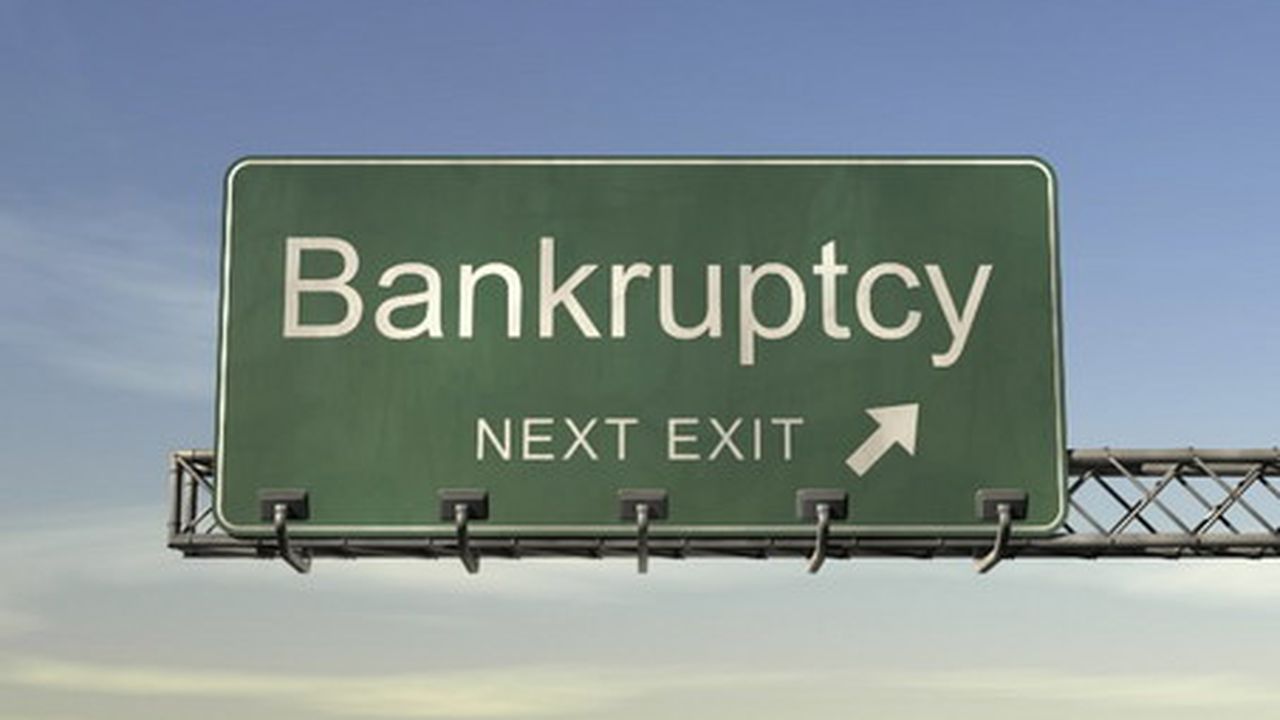 large_bankruptcy_sign_00437800