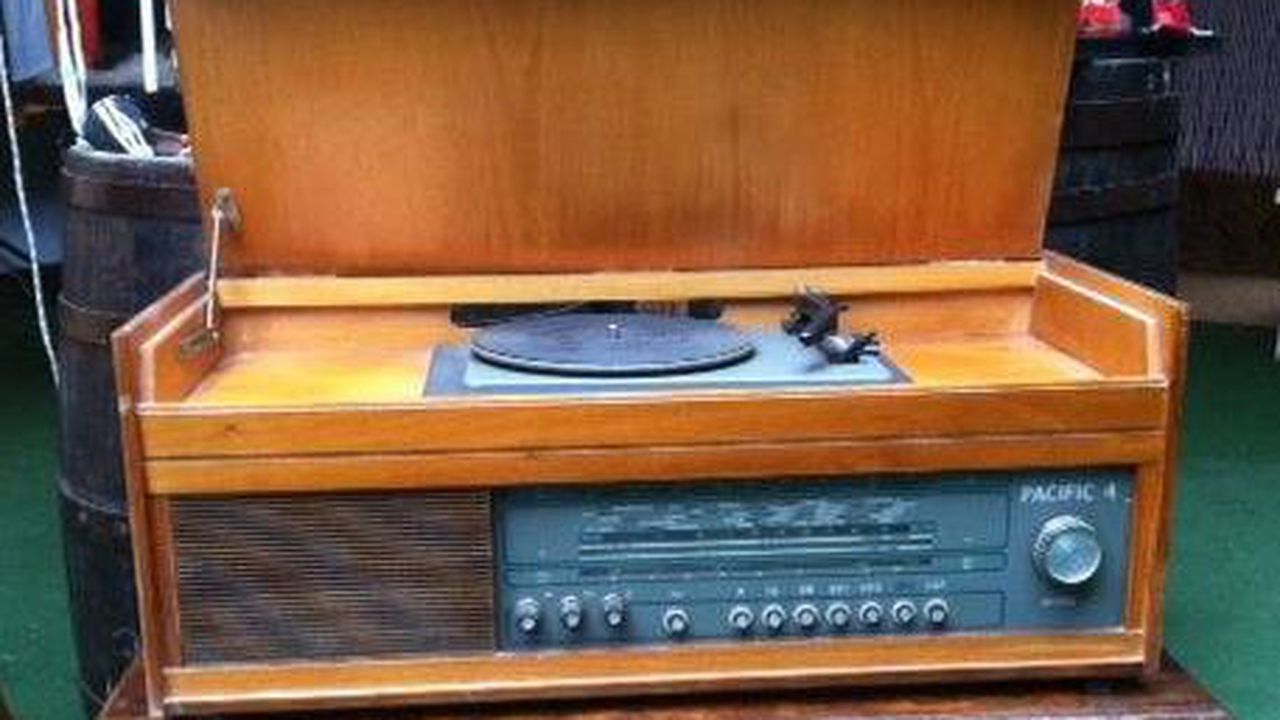 radio__56789876543_04630700