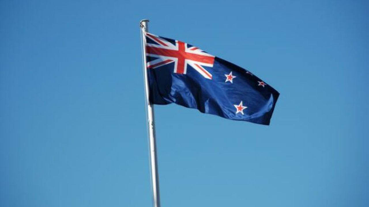 new_zealand_flag_large_2_700___92001300