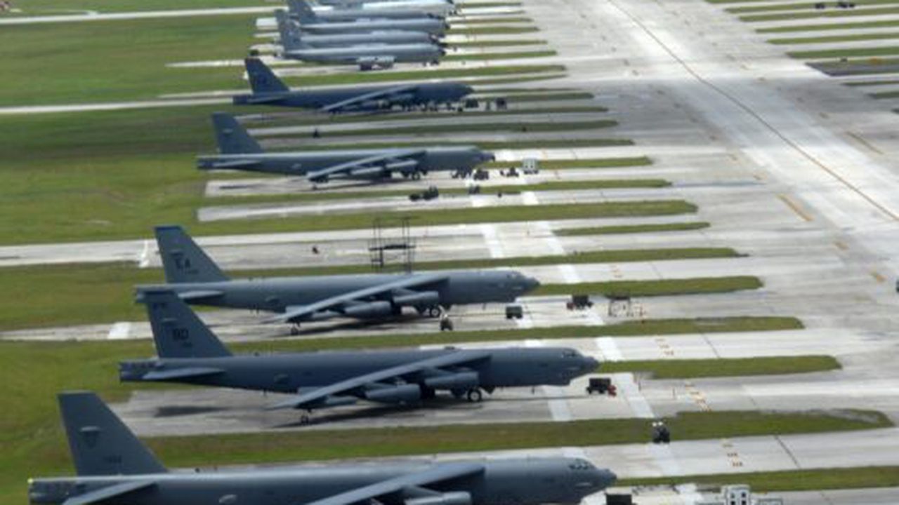 usaf_b_52s_at_andersen_afb_guam_081010_f_1234x_007_1024x819_83096100