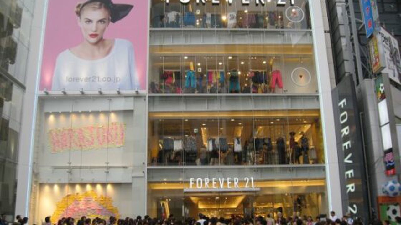 forever_21_store_fashionbombdaily_05021700